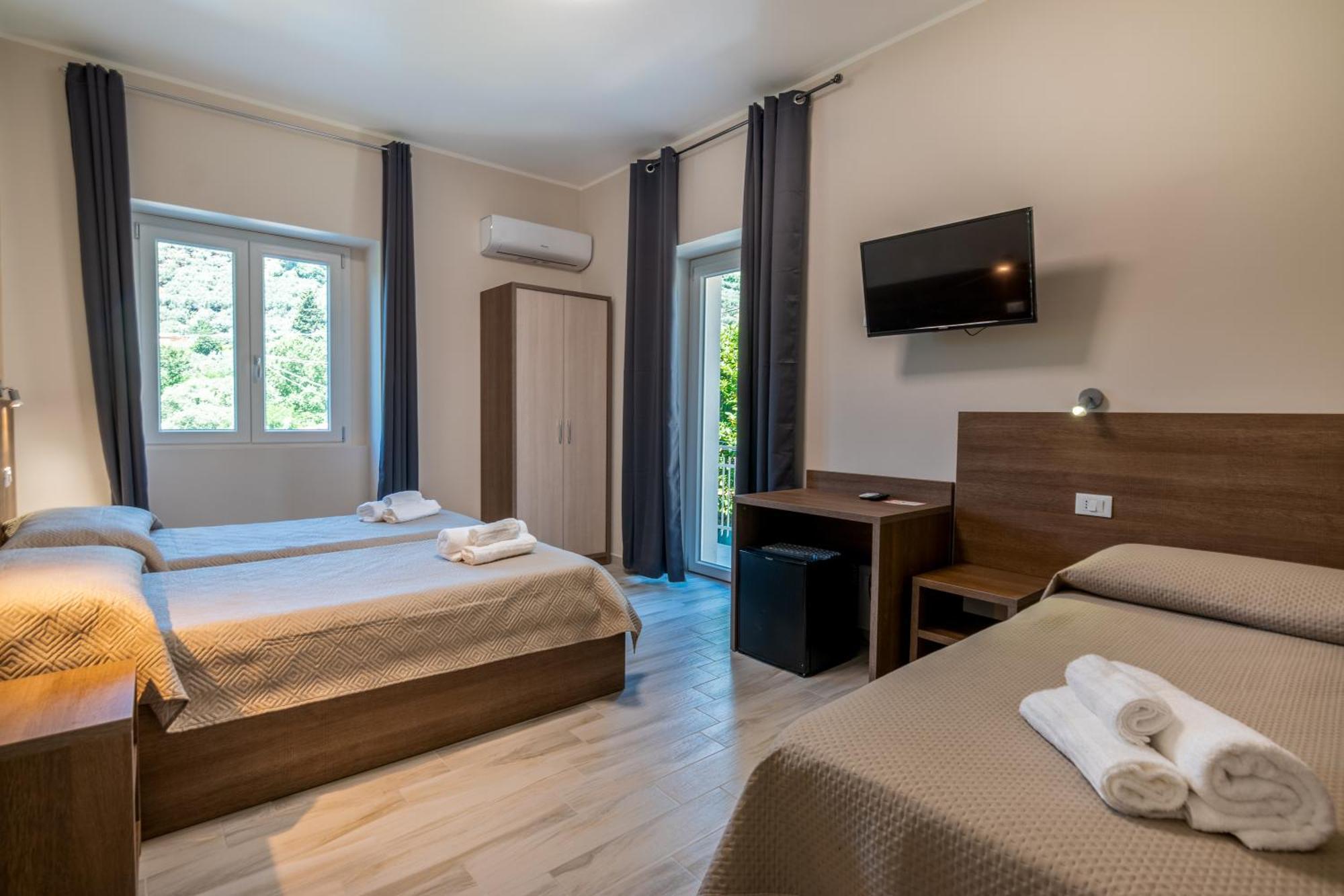 Hotel Ristorante La Mimosa Lamezia Terme Exteriér fotografie