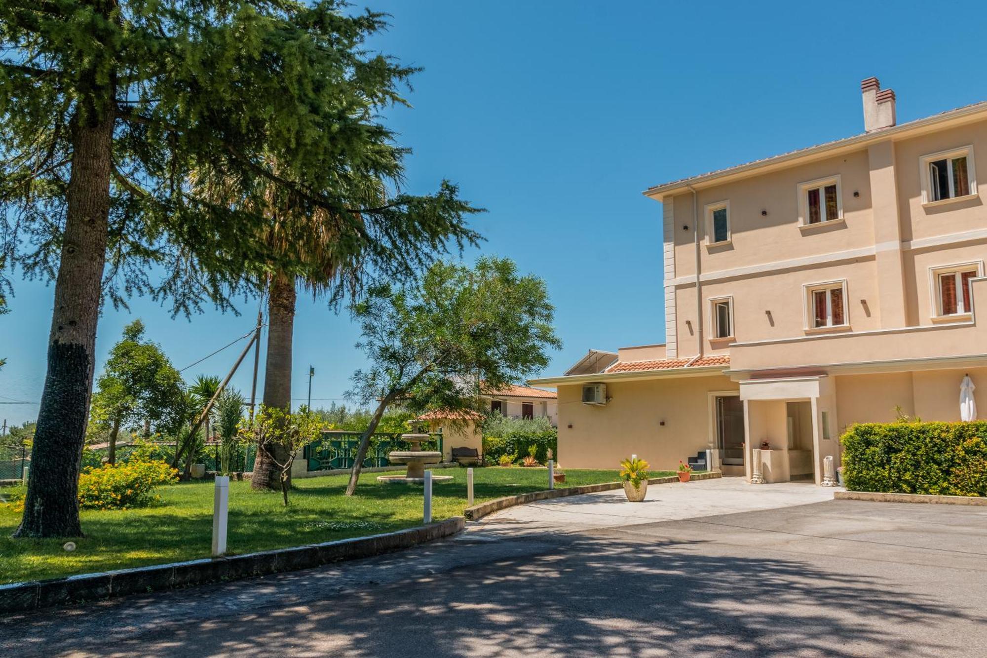 Hotel Ristorante La Mimosa Lamezia Terme Exteriér fotografie